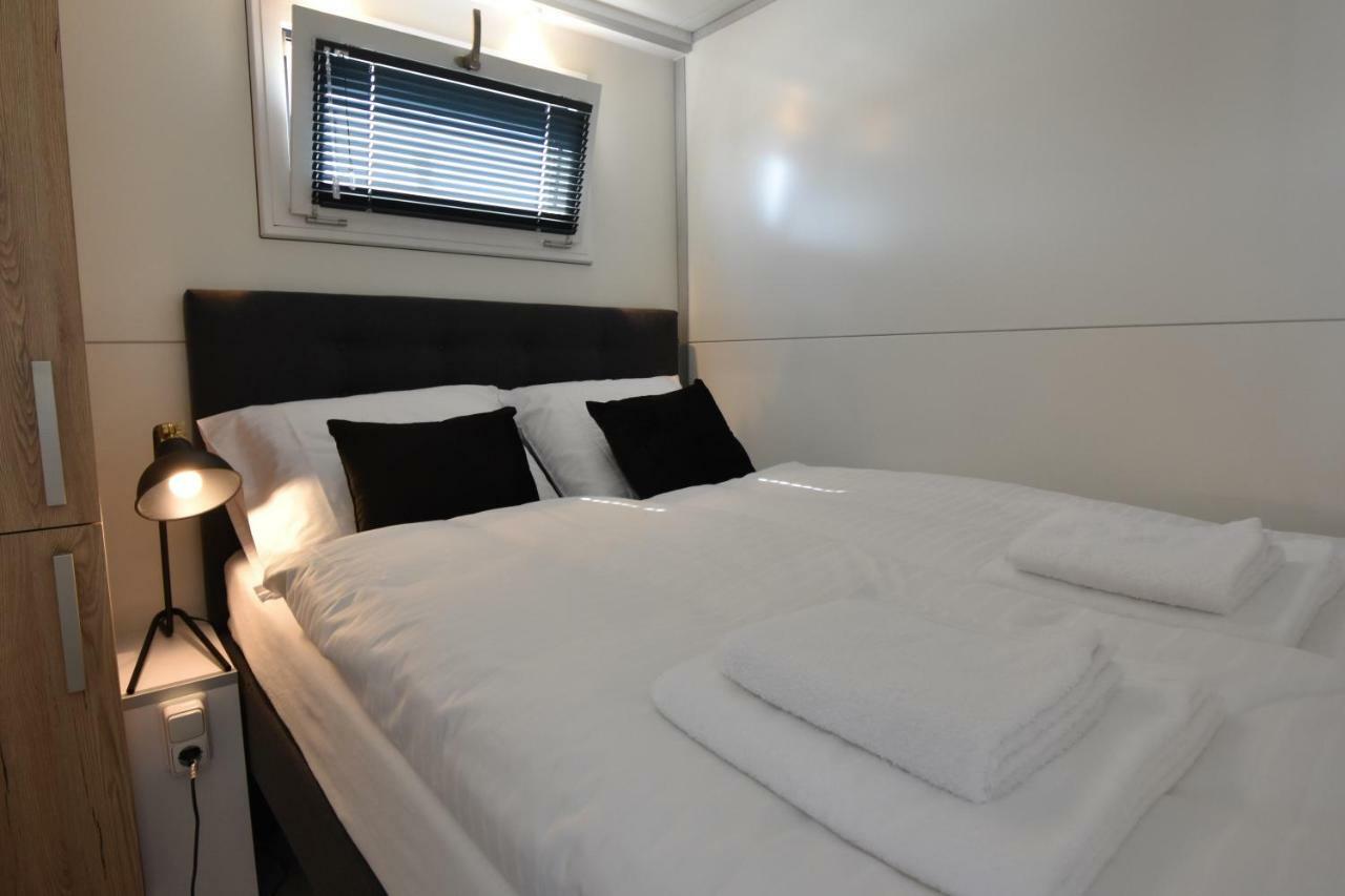 Cosy Floating Boatlodge Athene Maastricht Exterior foto