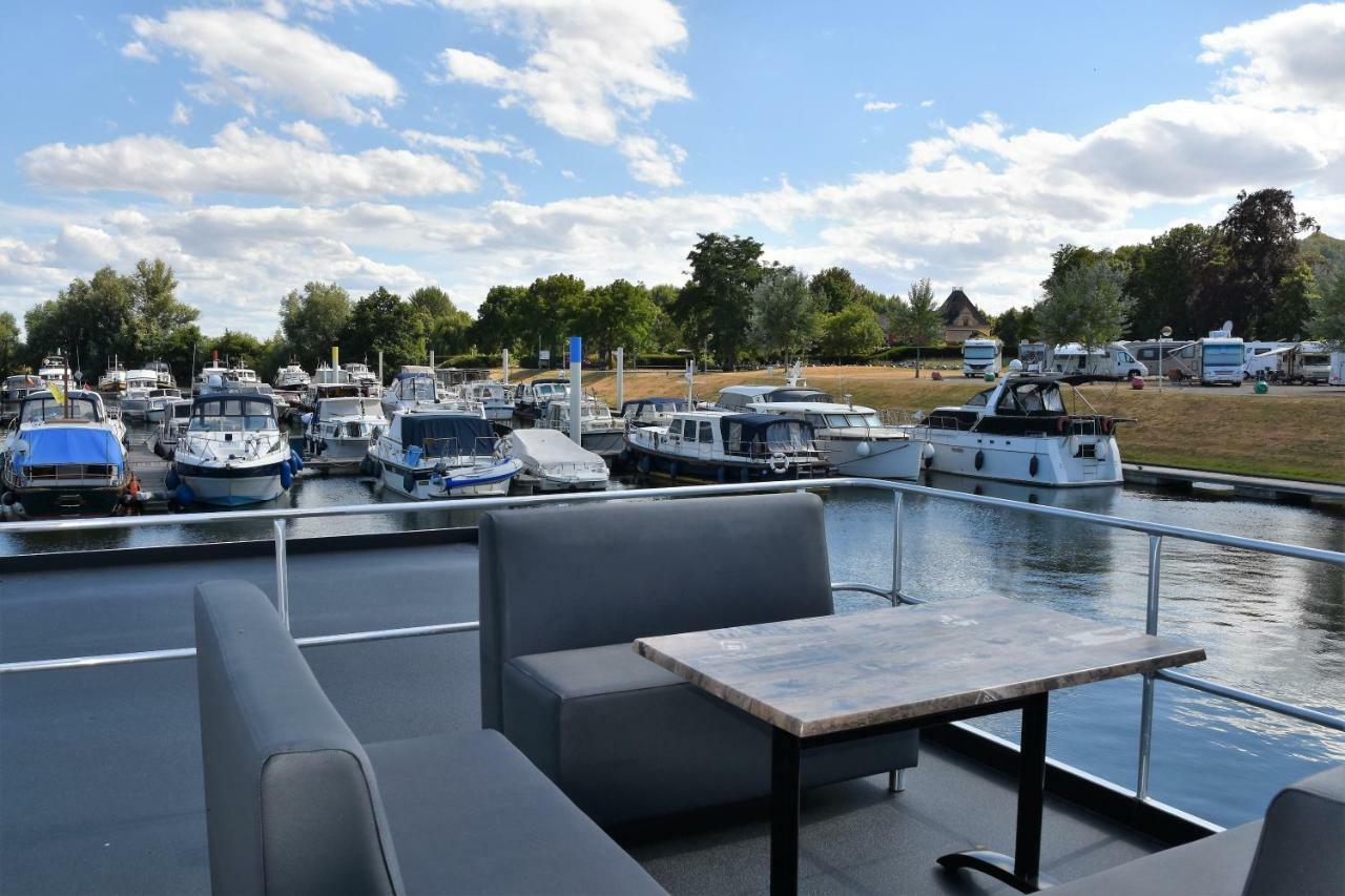 Cosy Floating Boatlodge Athene Maastricht Exterior foto